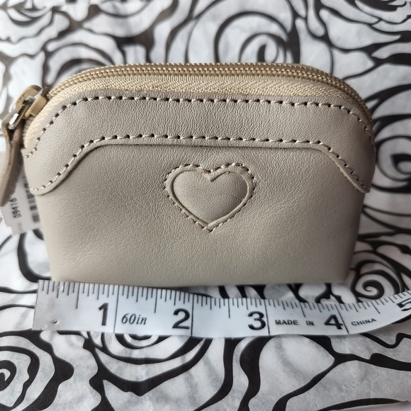 BRIGHTON taupe mini leather coin purse with heart in front New - Picture 2 of 5